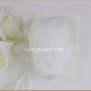 Capota organza y puntilla beig delante y detras