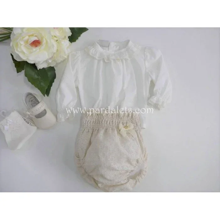 Blusa beig con culote organza circulos